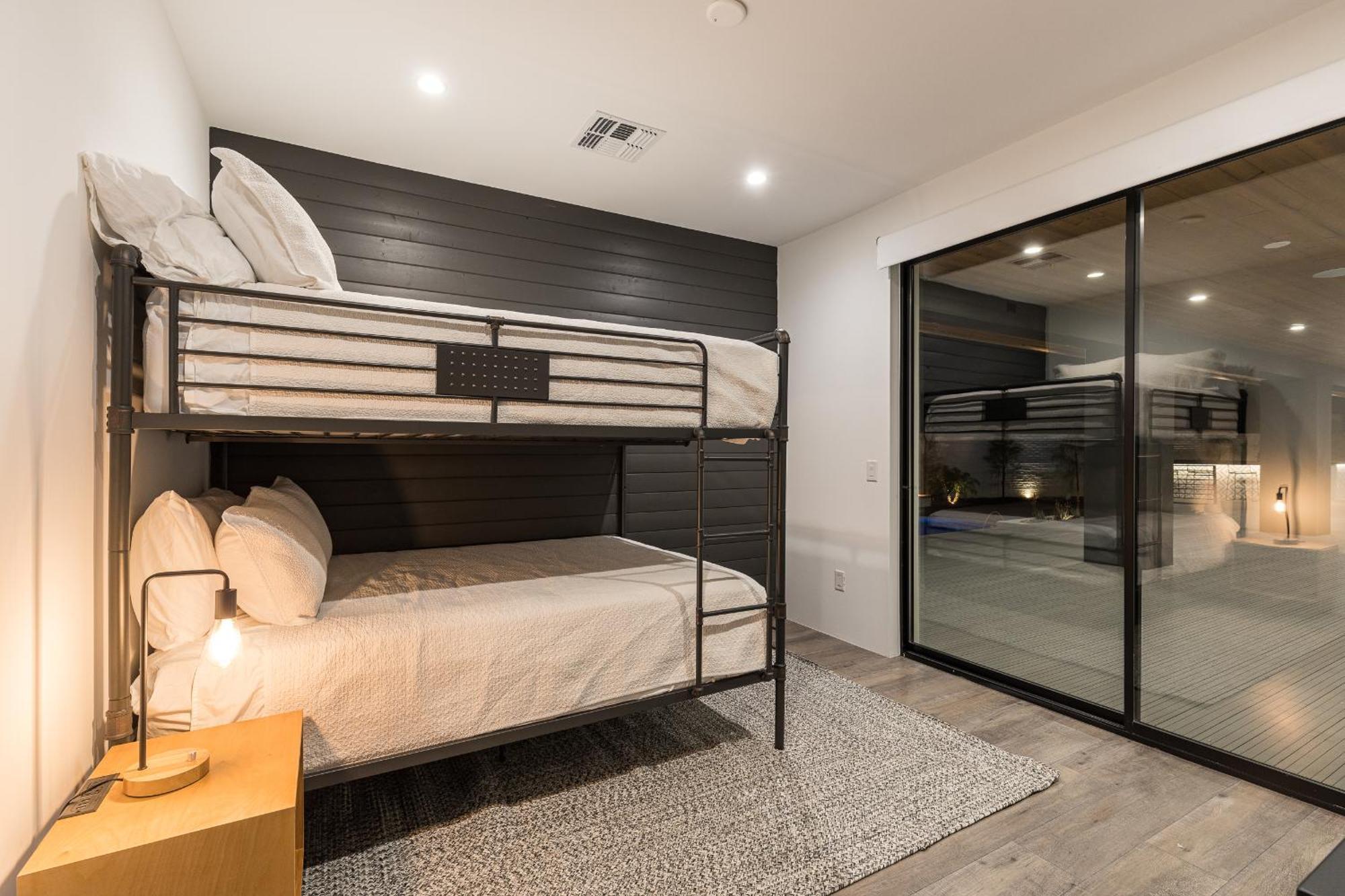 Luxury Micro-Resort, Theater, Sauna, Heated Pool ฟีนิกซ์ ภายนอก รูปภาพ
